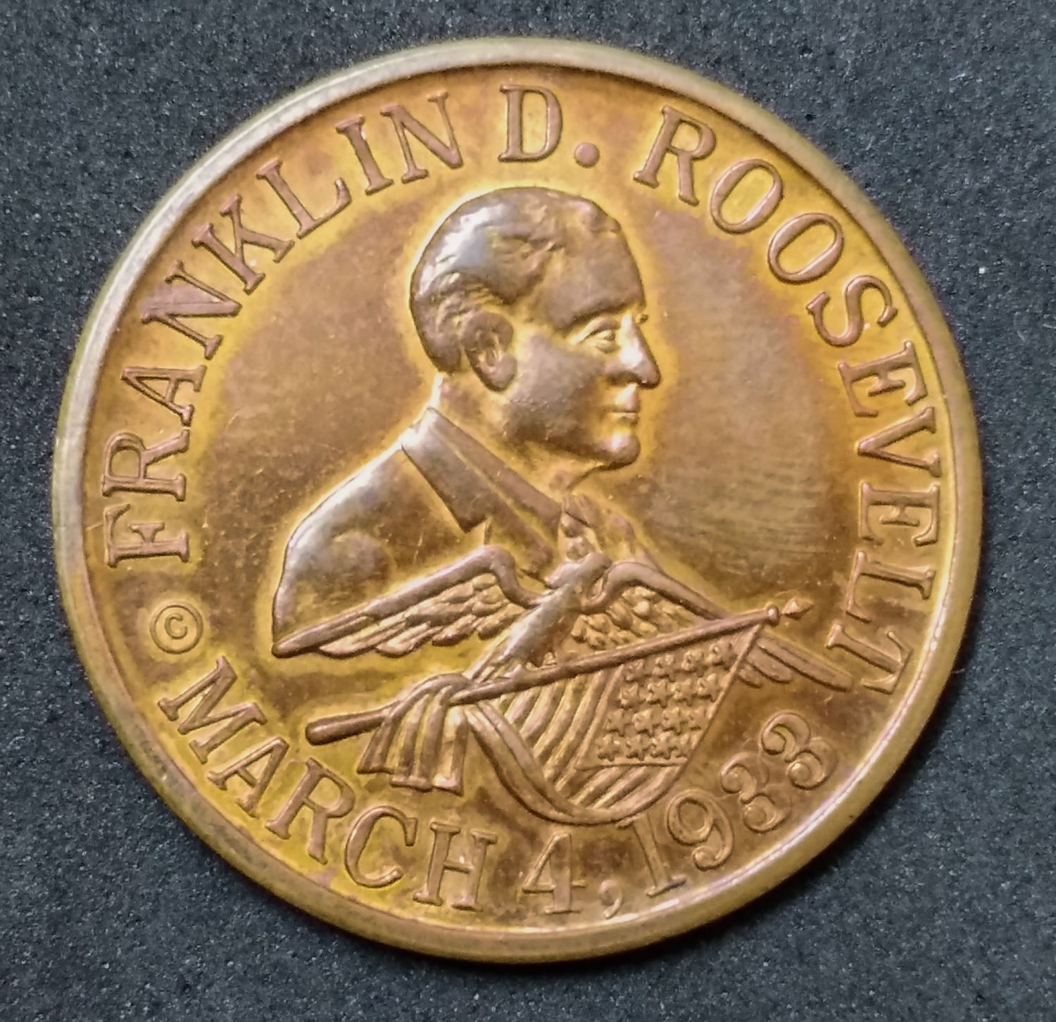 front side: Depicted on the front is a profile bust image of Roosevelt with the inauguration date of March 4 ... - 1 1