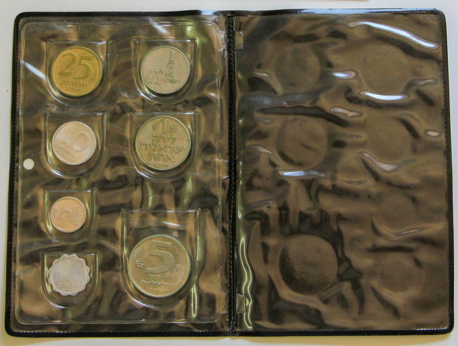 Israel - A pair of private sets from the Lira period. - 1 5