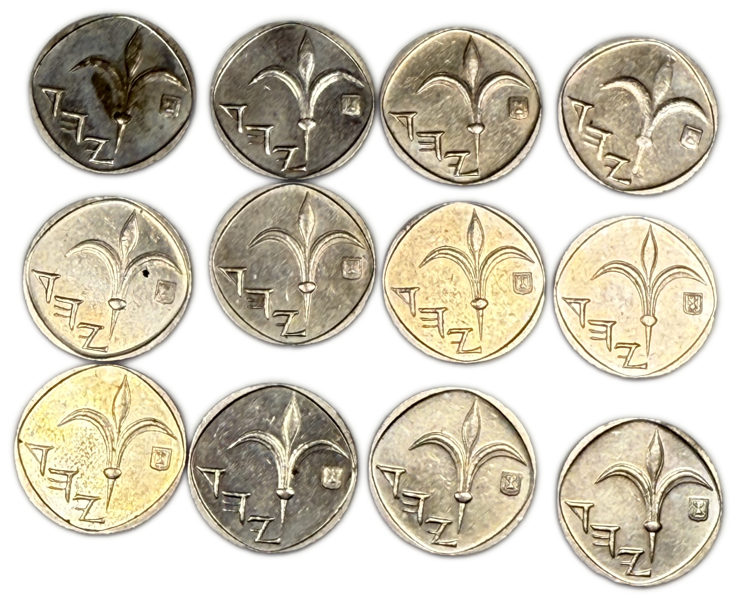 Israel - Group of 42 Coins - 1 and 5 Sheqalim - “Hanukkah” - 1 8