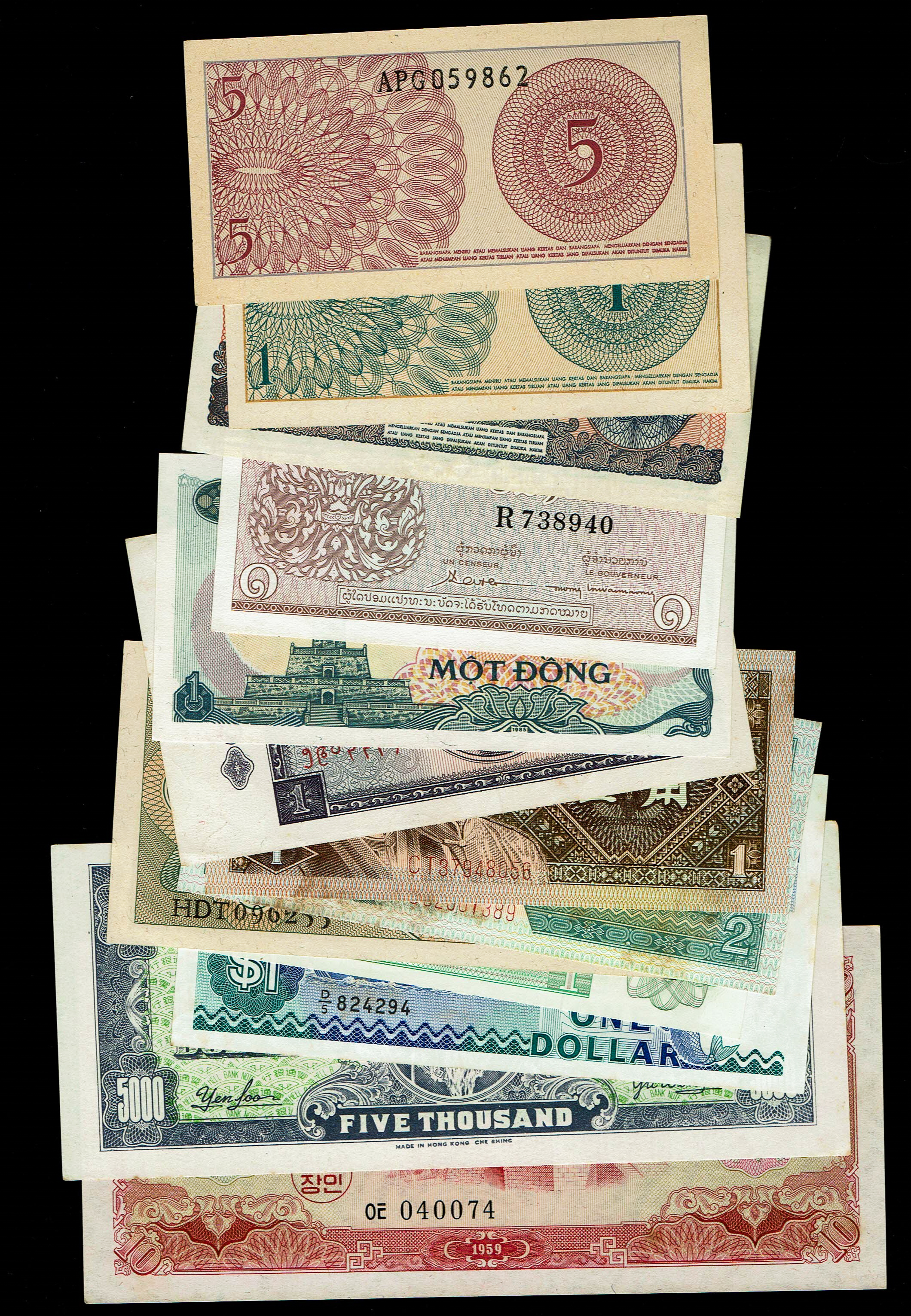 World - Very Large Group of World Banknotes - Various Countries, Years and Conditions - 1 13