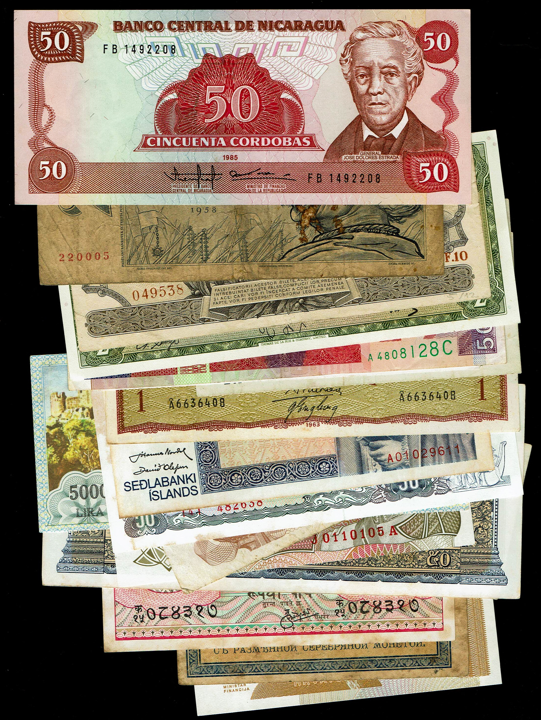 World - Very Large Group of World Banknotes - Various Countries, Years and Conditions - 1 5