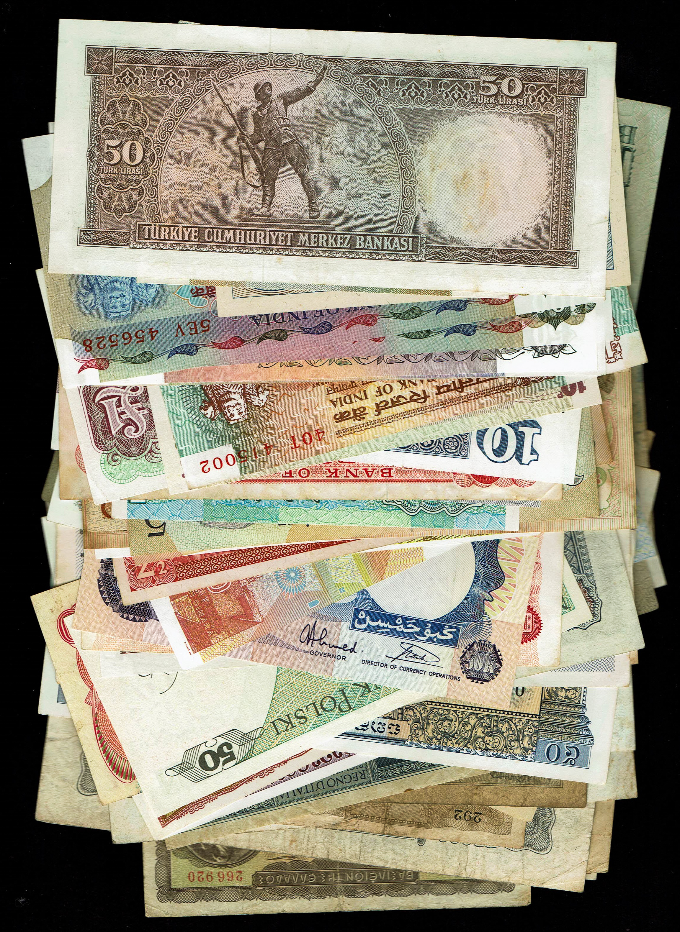 World - Very Large Group of World Banknotes - Various Countries, Years and Conditions - 1 0