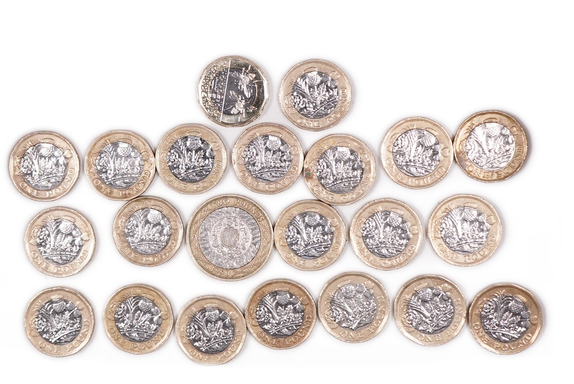 Great Britain - Lot of 22 Coins: 21 One Pound Coins and One Two Pound Coin - Various Types and Years - 1 3
