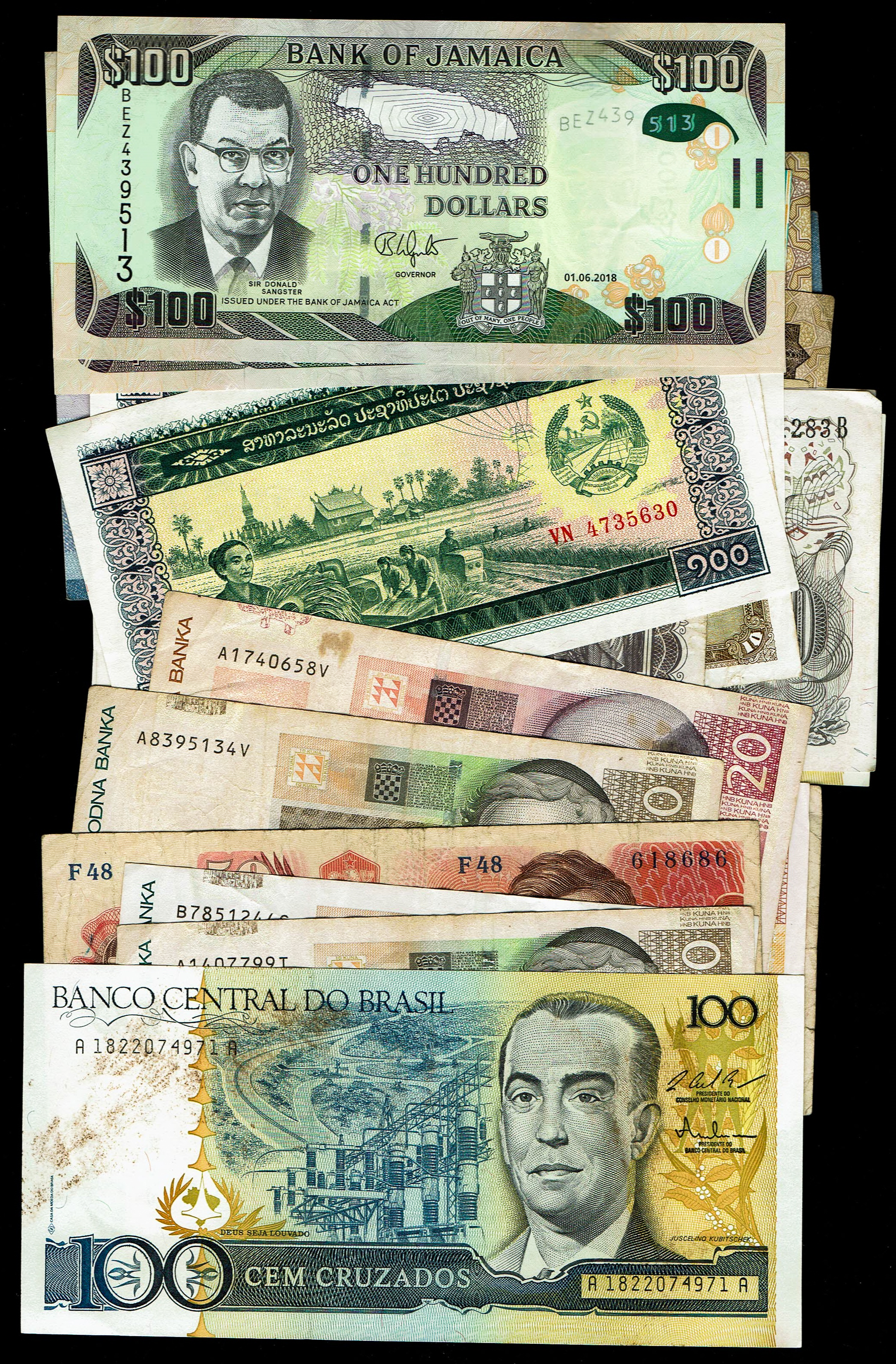 World - A very large collection of banknotes from around the world - different conditions, years and countries - 1 1