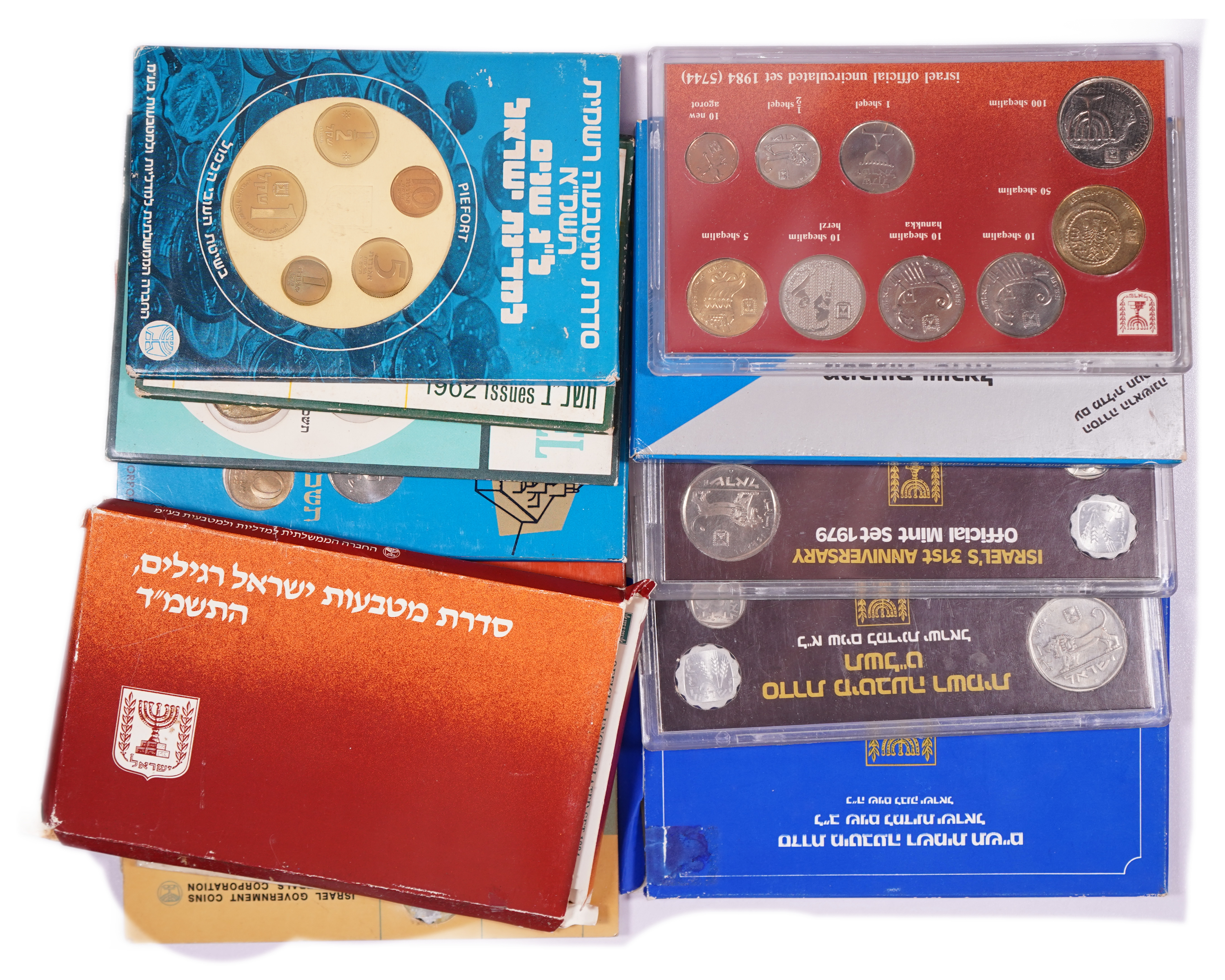 Israel - Lot of 14 Israeli Coin Sets, 1960s-1980s, Proof-Like, Piedfort and UNC, in Original and Period Packaging - 1 0